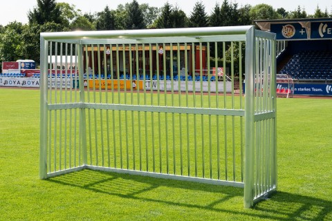 Bolzplatztor 3 x 2 Meter für den öffentlichen Raum, freistehend, vollverschweißt, unzerstörbar