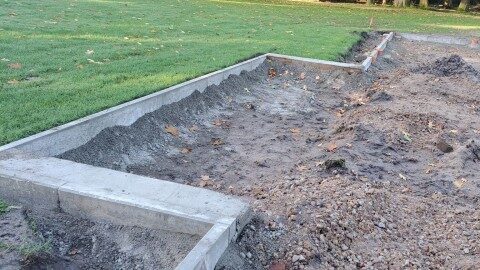 Soccer Courts stationär Arena Comfort kaufen, individuelle Fundamentplanung, Soccer Eventsport Fundamentgraben für stationären Soccer Court Arena Comfort, Erdarbeiten vor Betonierung der Bandenpfosten