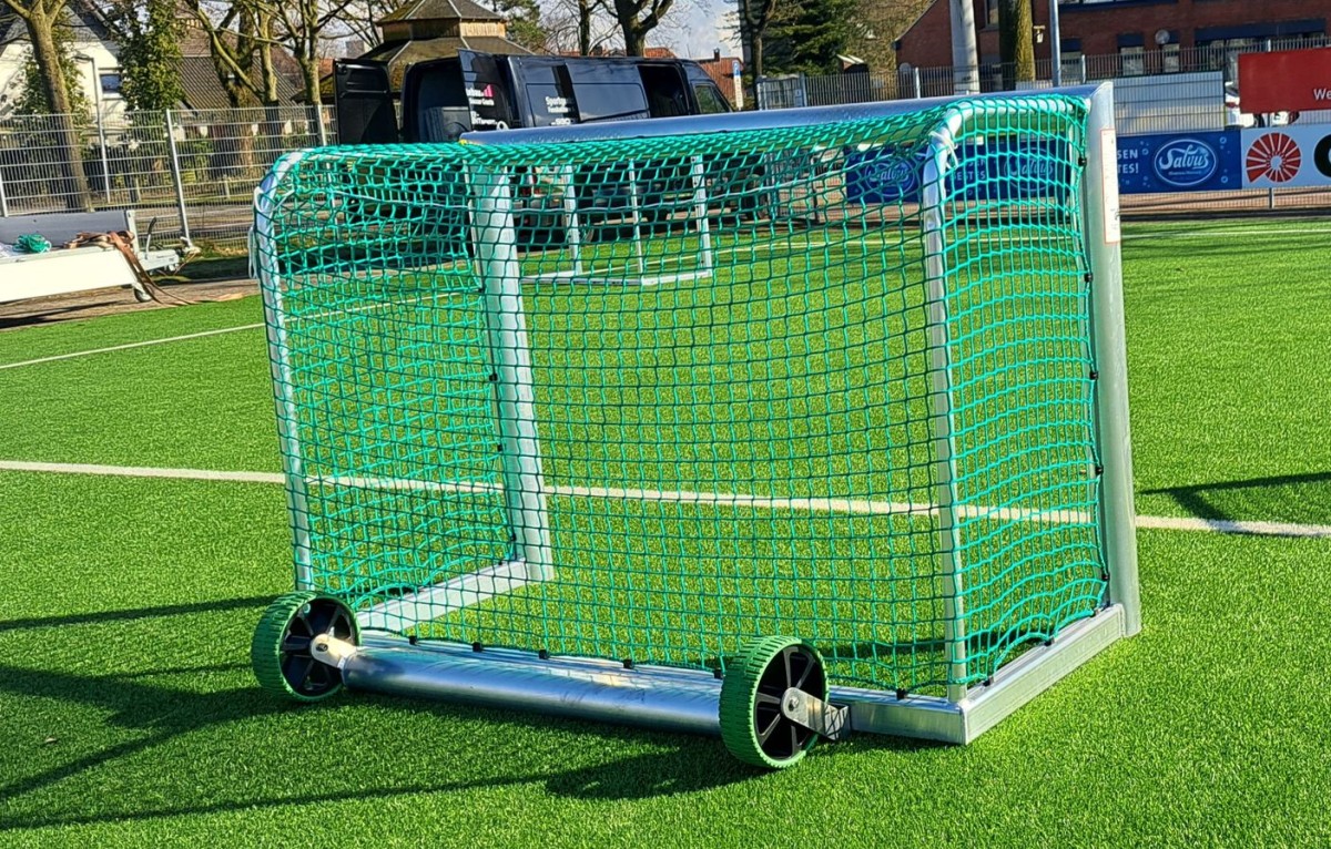 Aluminium Fußballtor 1,8x1,2 Ovalprofil inkl. Kippschutz und Rollen