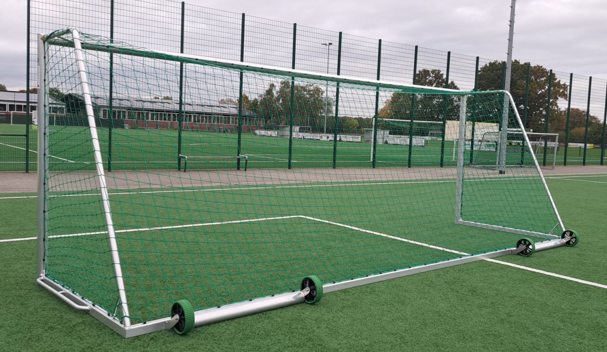 Trainingstor 7,32x2,44 mobil, transportabel inkl Kippschutz und Räder