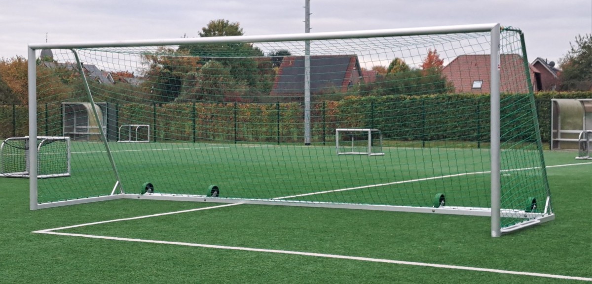 Aluminium Fußballtor 7,32x2,44m transportabl  Safety Ausstattung